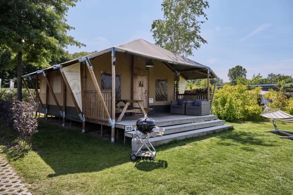 Vakantiepark-Ackersate-zijaanzicht-Cottage