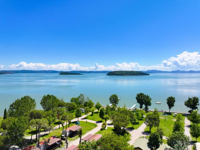 Lake Trasimeno At Camping Village Punta Navaccia