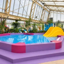 Babybadje In Binnenzwembad Vakantiepark Ackersate